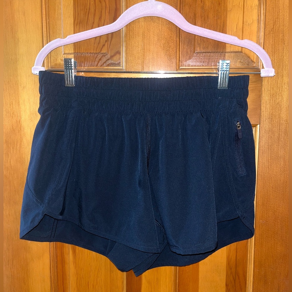 Lululemon Tracker low rise lined 4 inch short